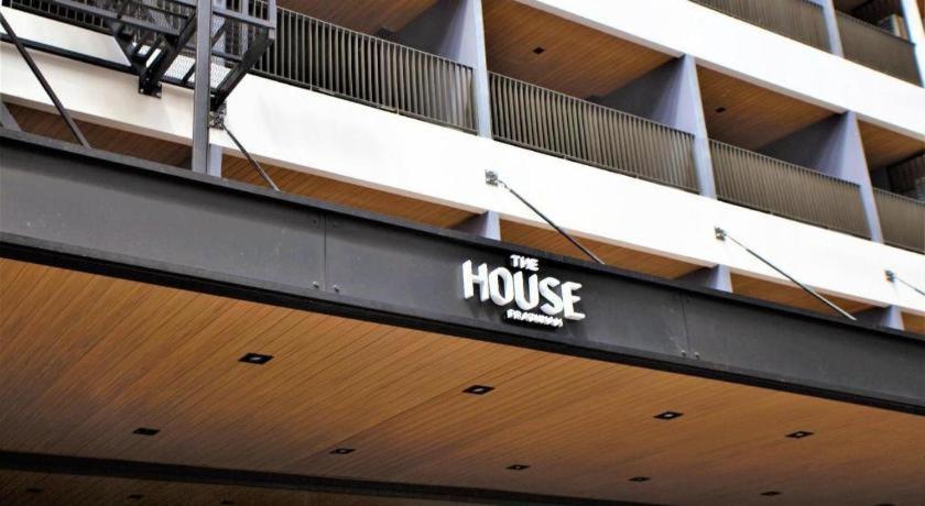 The House Pratunam Bangkok Esterno foto